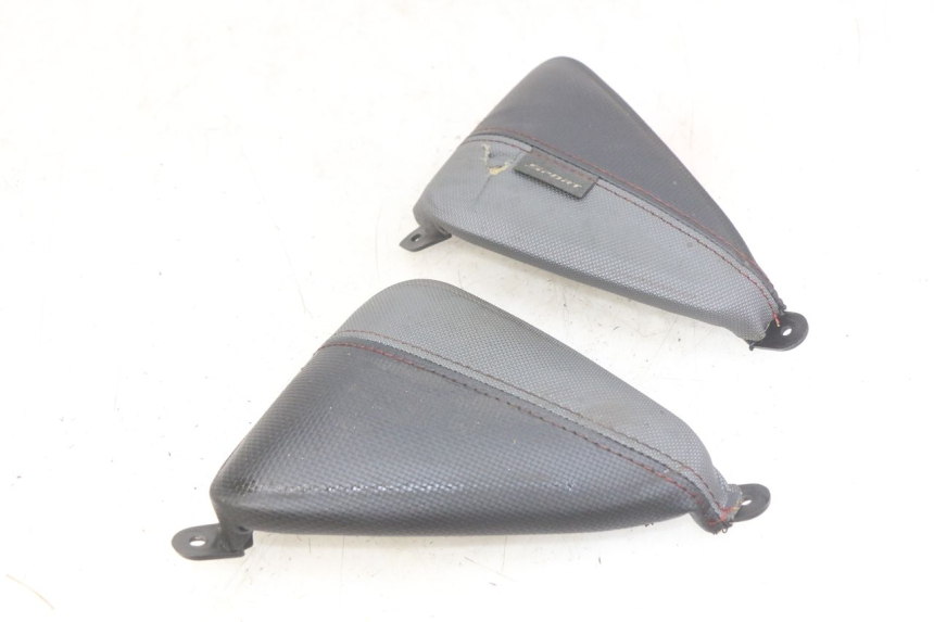 photo de GIUNZIONE CARENA ANTERIORE SUP YAMAHA X-MAX XMAX 125 (2010 - 2013) - Altra angolazione