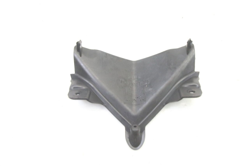 photo de GIUNZIONE CARENA ANTERIORE SUP YAMAHA X-MAX XMAX 125 (2010 - 2013) - Zoom sullo stato d'uso
