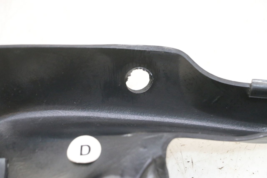 photo de CARENA ANTERIORE CONGIUNZIONE YAMAHA XJ6 ABS 600 (2008 - 2016) - Dettaglio del componente