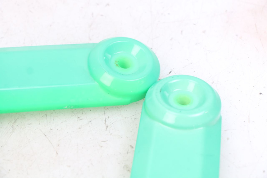 photo de GIUNZIONE CARENA ANTERIORE MOTRAC URBAN 4T 50 (2016 - 2024) - Dettagli dei punti di fissaggio