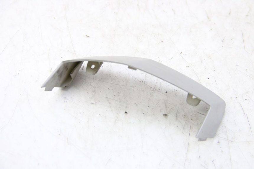 photo de GIUNZIONE CARENA ANTERIORE PEUGEOT VIVACITY NEW 2T 50 (2008 - 2017) - Altra angolazione