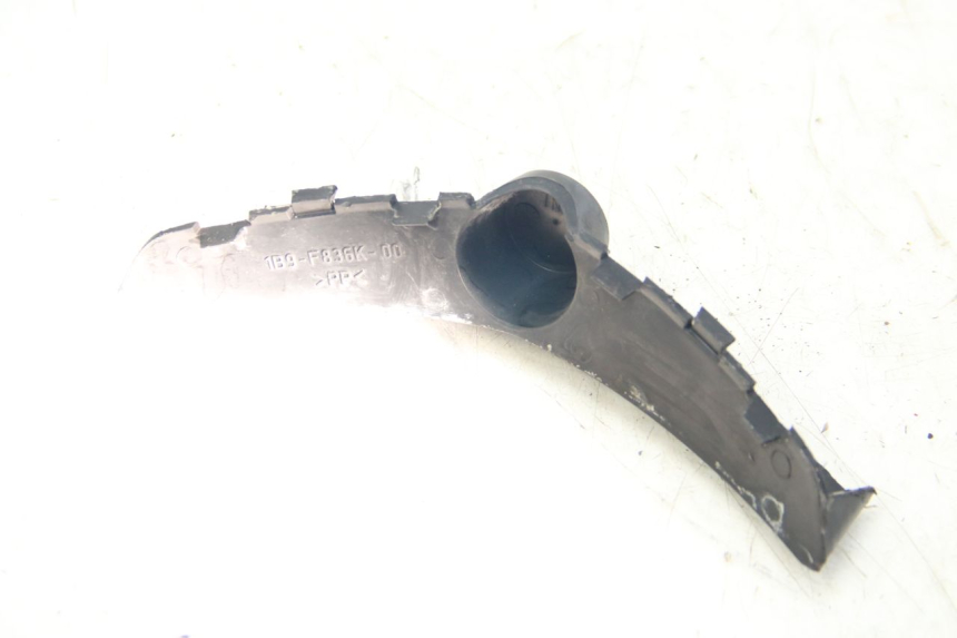 photo de GIUNZIONE CARENA ANTERIORE YAMAHA XMAX X-MAX 125 (2006 - 2009) - Vista principale