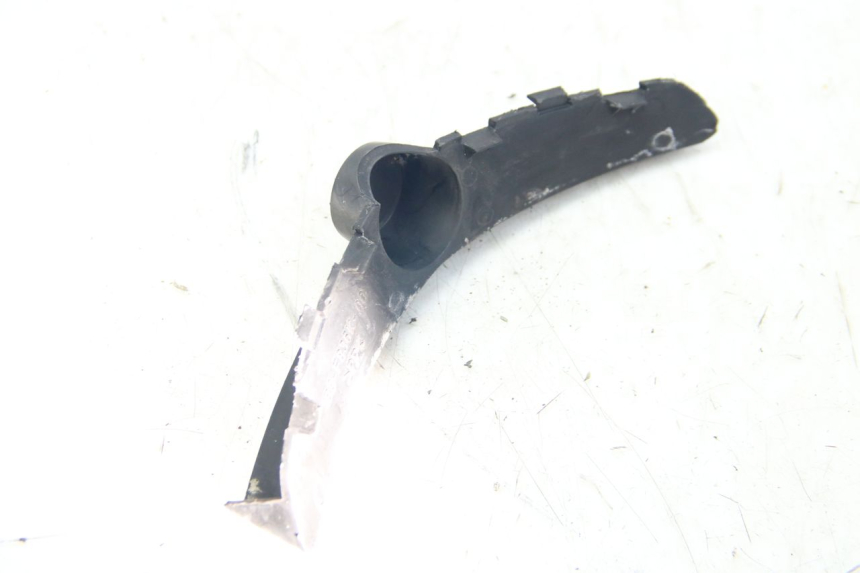 photo de GIUNZIONE CARENA ANTERIORE YAMAHA XMAX X-MAX 125 (2006 - 2009) - Altra angolazione