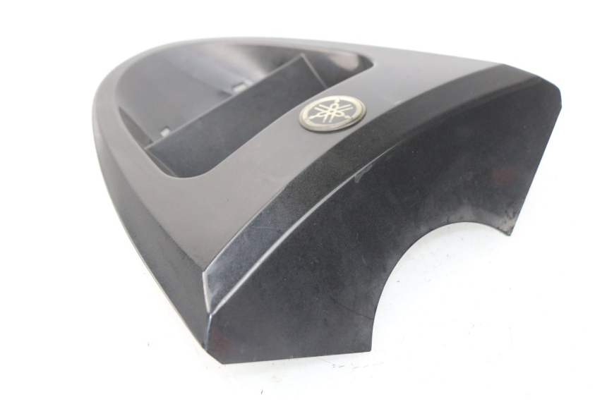 photo de Giunzione carena anteriore YAMAHA YP MAJESTY 125 (1998 - 2001) - Primo piano tecnico