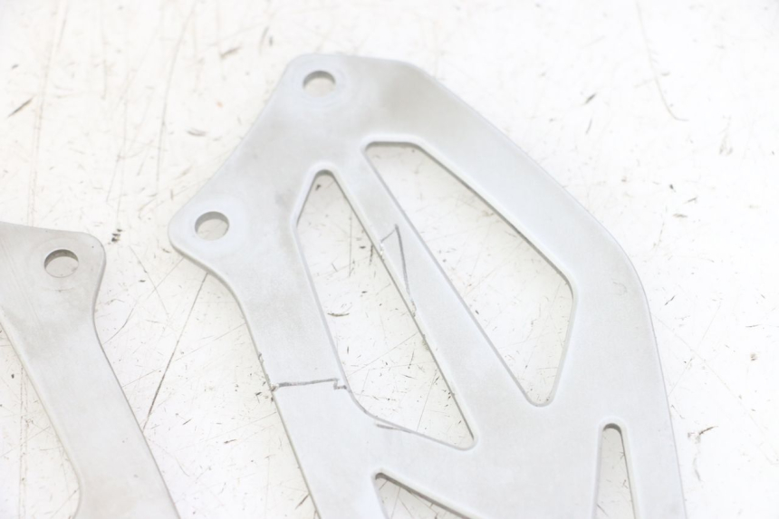 photo de CARENA PEDANA CONGIUNZIONE BMW S RR ABS S1000RR 1000 (2015 - 2018) - Zoom sullo stato d'uso