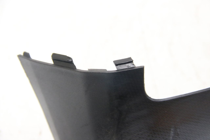 photo de GIUNZIONE PEDANA KYMCO DOWNTOWN ABS 125 (2015 - 2017) - Dettagli dei punti di fissaggio