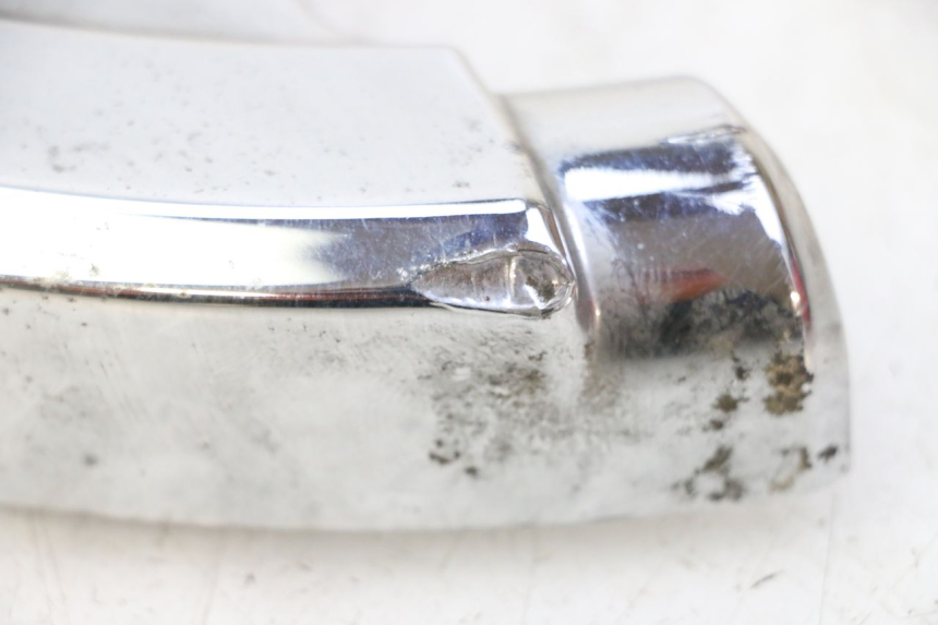 photo de CARENA PEDANA CONGIUNZIONE DESTRA HYOSUNG GV AQUILA 125 (2000 - 2009) - Dettagli dei punti di fissaggio