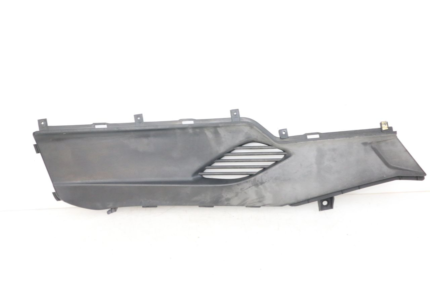 photo de Giunzione pedana destra KYMCO DINK STREET ABS 125 (2011 - 2018) - Stato della superficie e materiale