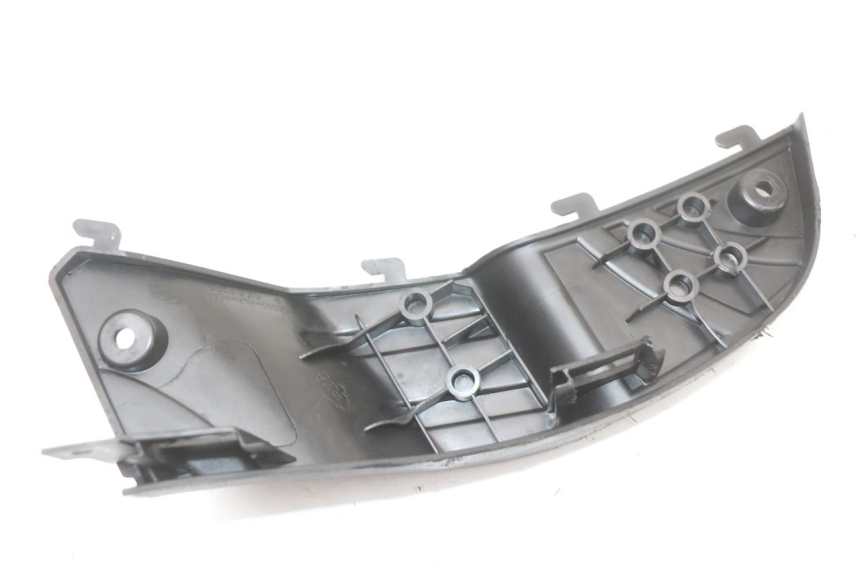 photo de CARENA PEDANA CONGIUNZIONE DESTRA SYM FIDDLE 2 50 (2008 - 2013) - Stato della superficie e materiale