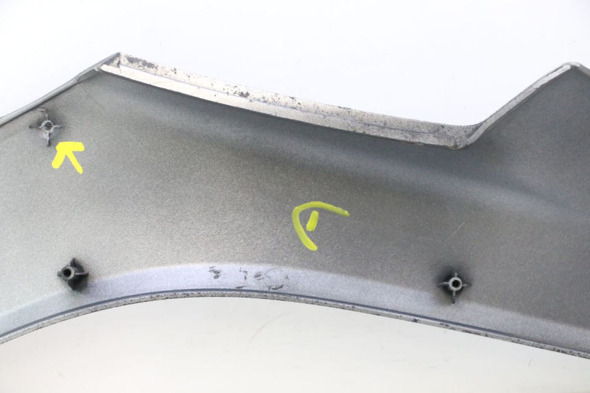 photo de CARENA PEDANA CONGIUNZIONE DESTRA GILERA GP 800 (2007 - 2013) - Caratteristiche distintive