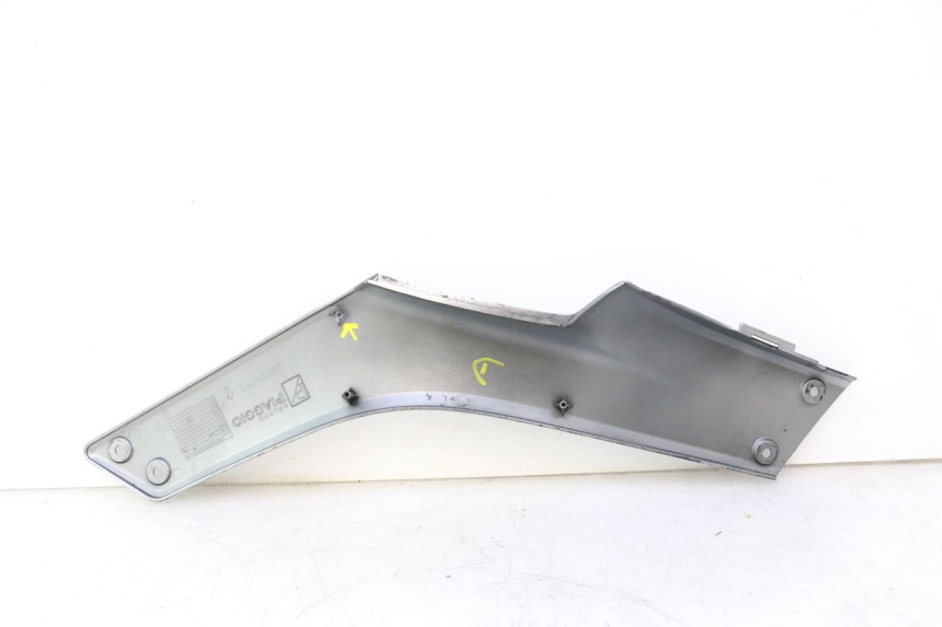 photo de CARENA PEDANA CONGIUNZIONE DESTRA GILERA GP 800 (2007 - 2013) - Ricambio usato controllato