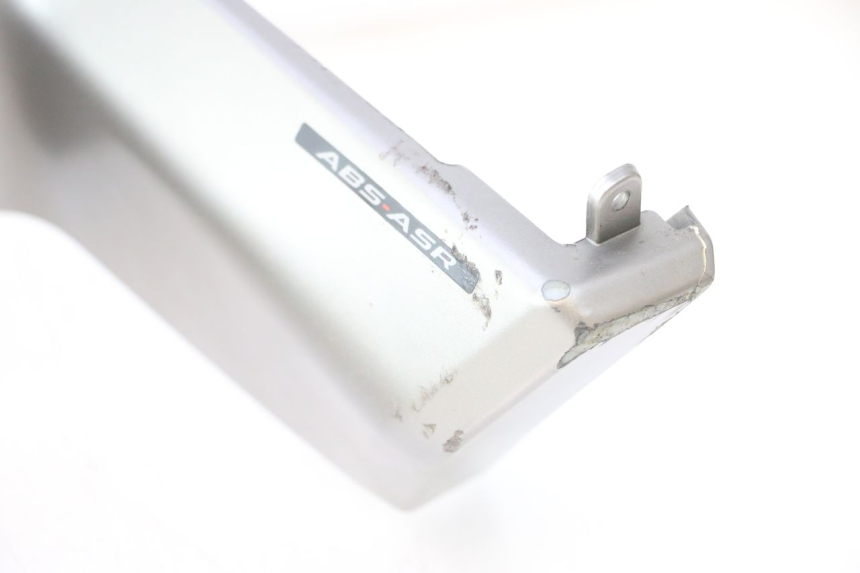 photo de CARENA PEDANA CONGIUNZIONE DESTRA PIAGGIO MP3 HPE 530 (2022 - 2026) - Altra vista dell'articolo