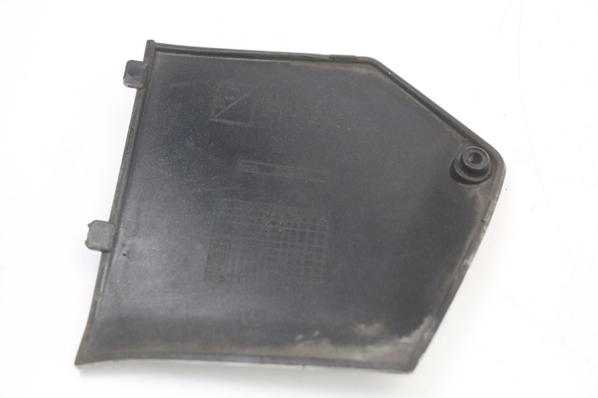 photo de CARENA PEDANA CONGIUNZIONE DESTRA PIAGGIO MP3 LT 400 (2007 - 2012) - Dettaglio del componente