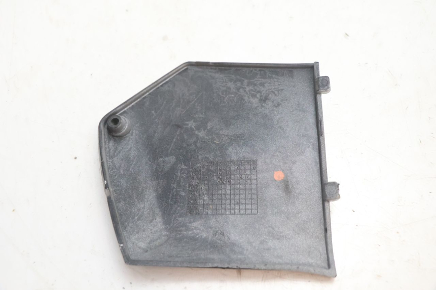 photo de CARENA PEDANA CONGIUNZIONE DESTRA PIAGGIO MP3 LT 300 (2010 - 2016) - Altra angolazione