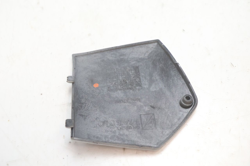 photo de CARENA PEDANA CONGIUNZIONE DESTRA PIAGGIO MP3 LT 300 (2010 - 2016) - Primo piano tecnico
