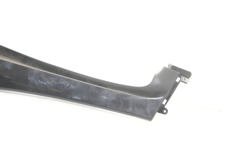 photo de CARENA PEDANA CONGIUNZIONE DESTRA PIAGGIO MP3 500 (2014 - 2017) - Zoom sullo stato d'uso