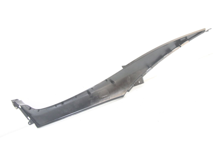 photo de CARENA PEDANA CONGIUNZIONE DESTRA PIAGGIO MP3 500 (2014 - 2017) - Primo piano tecnico