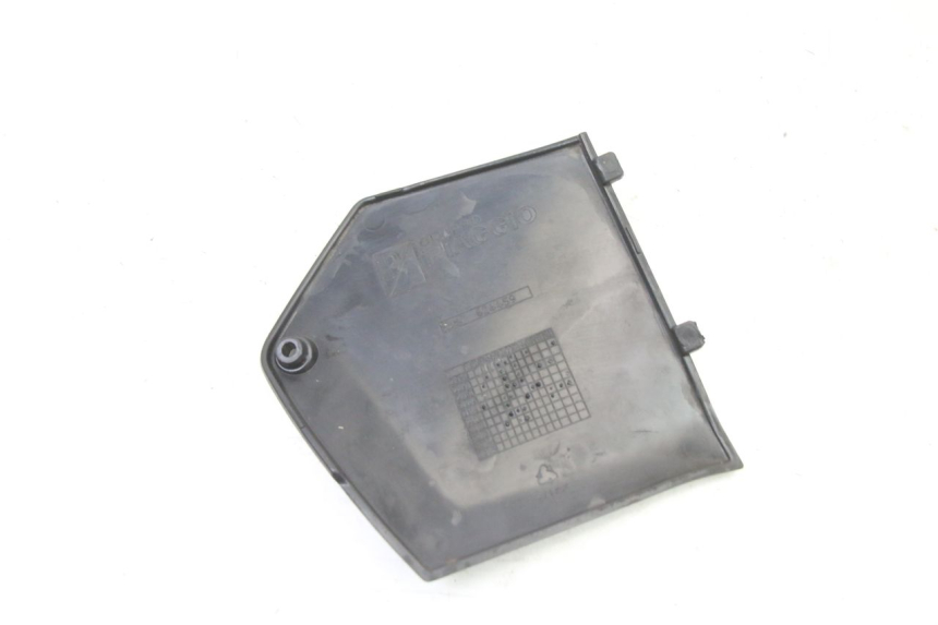 photo de CARENA PEDANA CONGIUNZIONE DESTRA PIAGGIO MP3 500 (2011 - 2015) - Zoom sullo stato d'uso