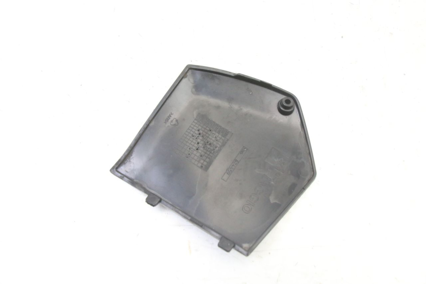 photo de CARENA PEDANA CONGIUNZIONE DESTRA PIAGGIO MP3 500 (2011 - 2015) - Altra angolazione