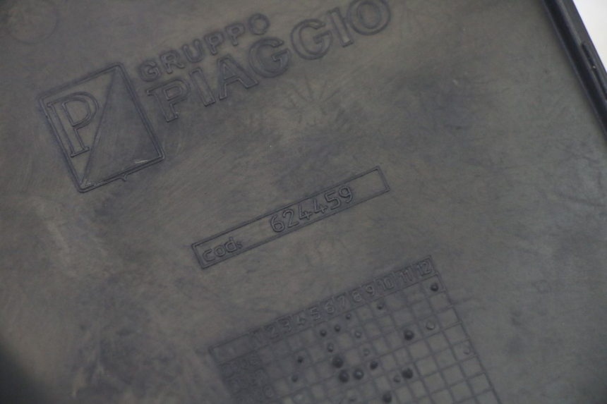 photo de CARENA PEDANA CONGIUNZIONE DESTRA PIAGGIO MP3 500 (2011 - 2015) - Primo piano tecnico