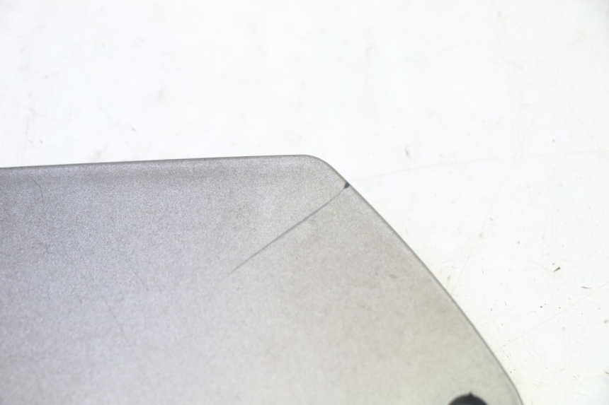 photo de GIUNZIONE PEDANA DESTRA PIAGGIO MP3 125 (2006 - 2014) - Dettaglio del componente