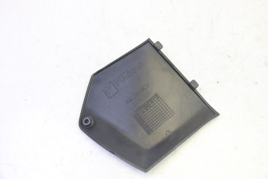 photo de GIUNZIONE PEDANA DESTRA PIAGGIO MP3 125 (2006 - 2014) - Altra angolazione