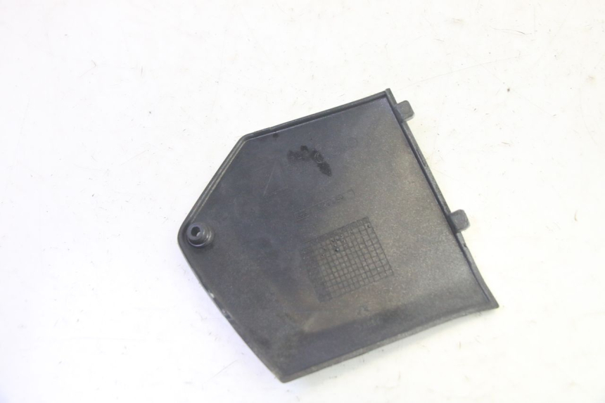 photo de CARENA PEDANA CONGIUNZIONE DESTRA PIAGGIO MP3 RL 250 (2006 - 2010) - Primo piano tecnico