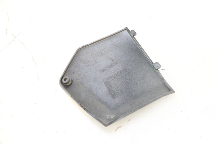 photo de GIUNZIONE PEDANA DESTRA PIAGGIO MP3 125 (2006 - 2014) - Primo piano tecnico