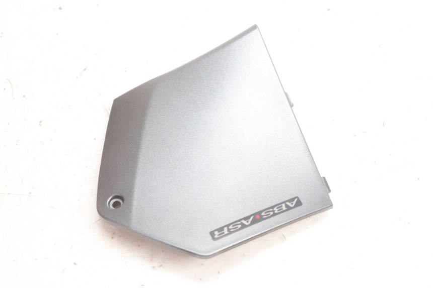 photo de CARENA PEDANA CONGIUNZIONE DESTRA PIAGGIO MP3 500 (2016 - 2018) - Dettaglio del componente