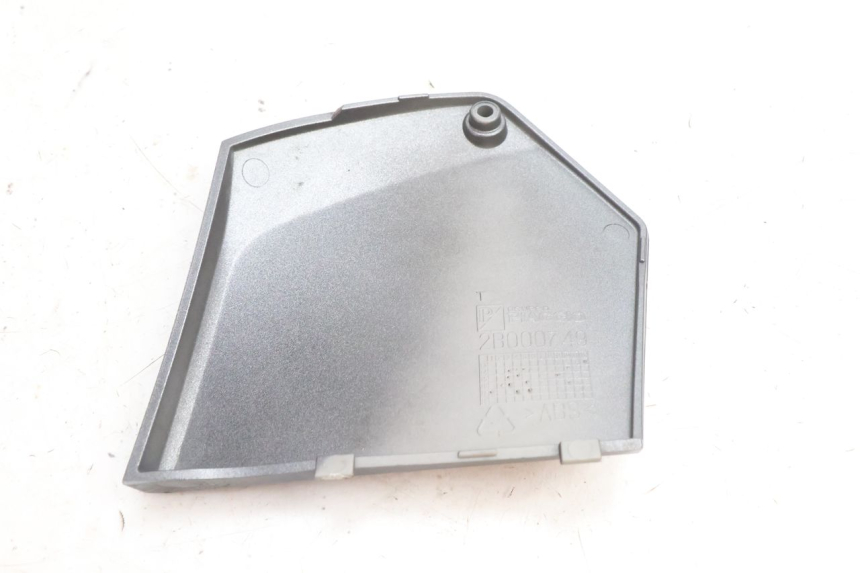 photo de CARENA PEDANA CONGIUNZIONE DESTRA PIAGGIO MP3 500 (2016 - 2018) - Altra angolazione