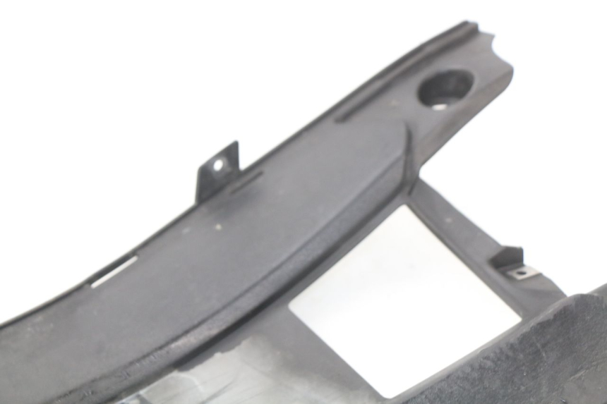 photo de GIUNZIONE PEDANA DESTRA GILERA NEXUS 125 (2009 - 2013) - Stato della superficie e materiale