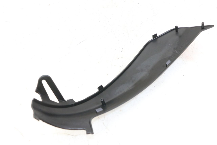 photo de CARENA PEDANA CONGIUNZIONE DESTRA PIAGGIO NRG POWER PUREJET 50 (2018 - 2021) - Altra angolazione