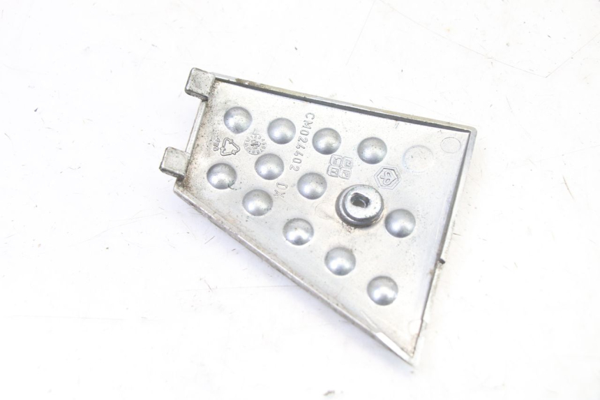 photo de CARENA PEDANA CONGIUNZIONE DESTRA PIAGGIO X8 125 (2004 - 2007) - Altra angolazione