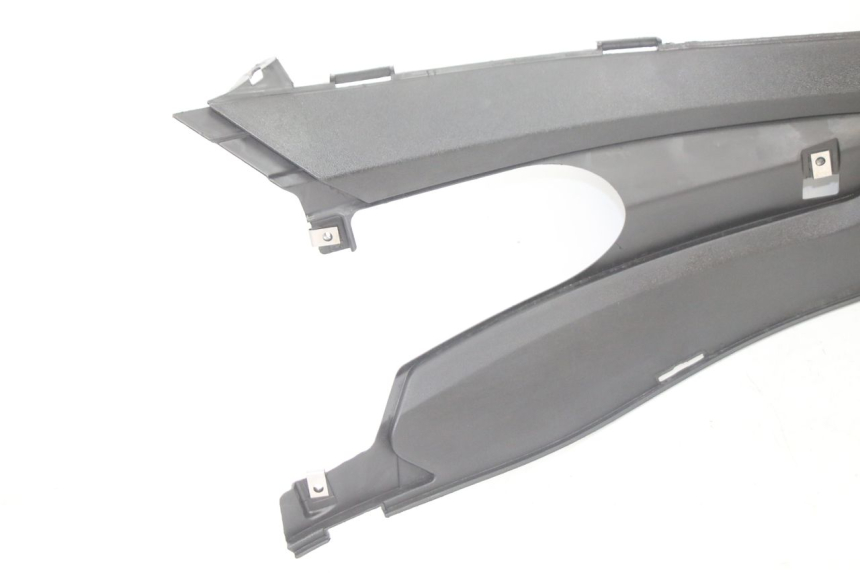 photo de CARENA PEDANA CONGIUNZIONE DESTRA GILERA RUNNER SP 50 (2006 - 2008) - Dettaglio del componente