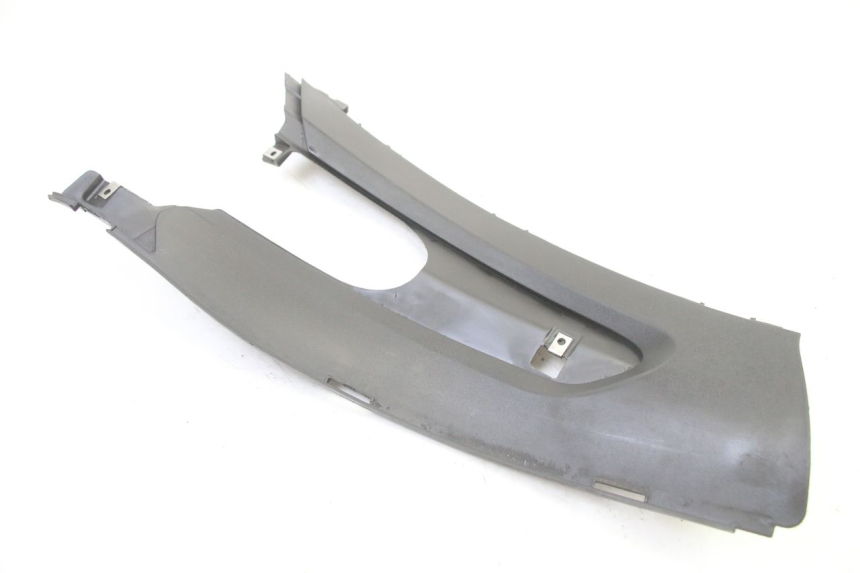 photo de CARENA PEDANA CONGIUNZIONE DESTRA GILERA RUNNER SP 50 (2006 - 2008) - Altra angolazione