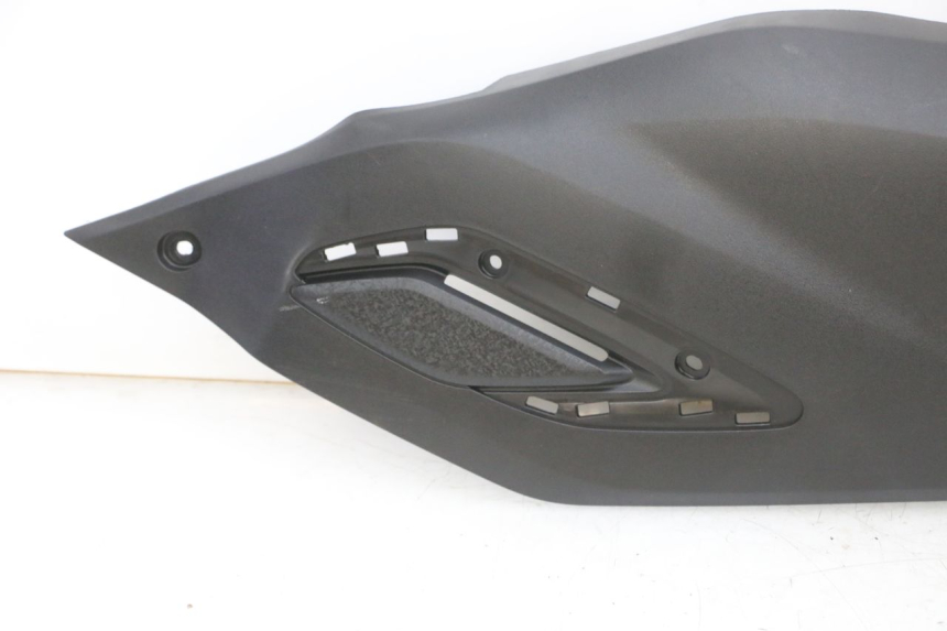 photo de CARENA PEDANA CONGIUNZIONE DESTRA YAMAHA TRICITY 300 (2020 - 2024) - Ispezione visiva dettagliata