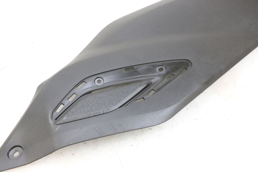 photo de CARENA PEDANA CONGIUNZIONE DESTRA YAMAHA TRICITY 300 (2020 - 2024) - Ricambio usato controllato