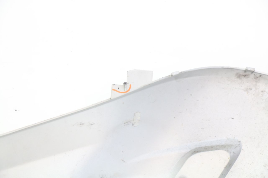 photo de CARENA PEDANA CONGIUNZIONE DESTRA YAMAHA X-CITY XCITY 125 (2007 - 2013) - Dettaglio del componente