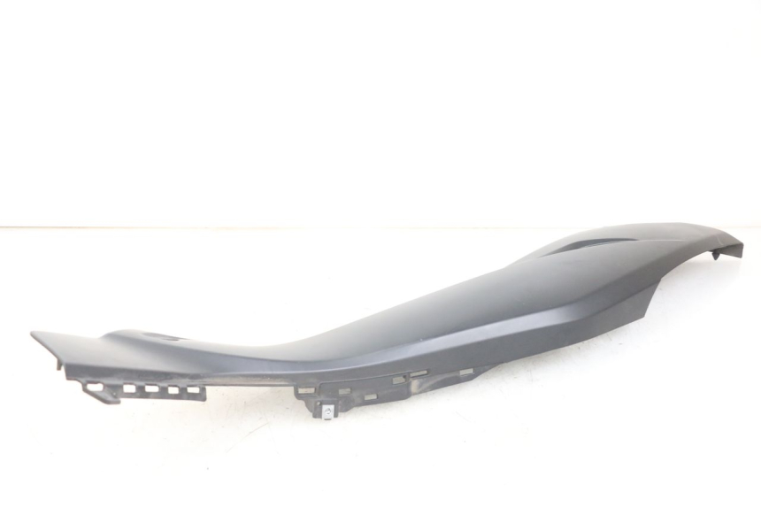 photo de GIUNZIONE PEDANA DESTRA YAMAHA XMAX X-MAX ABS 125 (2017 - 2020) - Vista d'insieme del prodotto