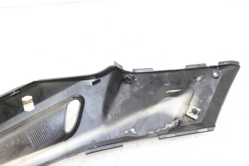 photo de GIUNZIONE PEDANA DESTRA YAMAHA X-MAX XMAX 250 (2006 - 2009) - Zoom sullo stato d'uso