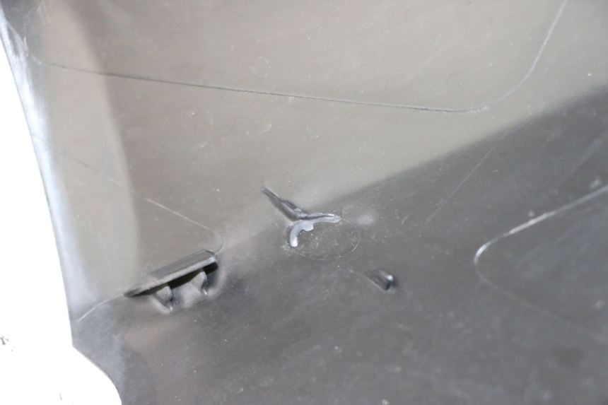 photo de CARENA PEDANA CONGIUNZIONE DESTRA YAMAHA XMAX X-MAX 125 (2021 - 2025) - Dettaglio del componente