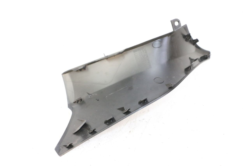 photo de CARENA PEDANA CONGIUNZIONE DESTRA YAMAHA XMAX X-MAX 125 (2021 - 2025) - Zoom sullo stato d'uso