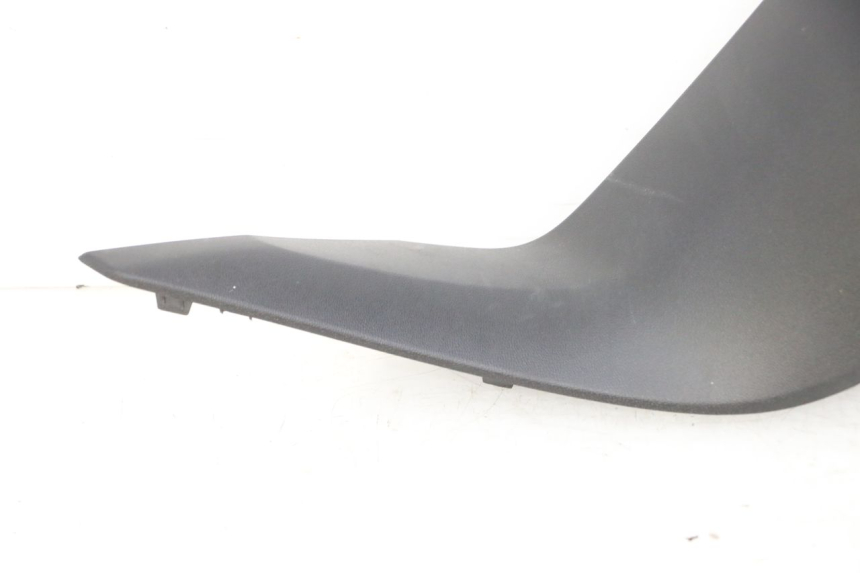 photo de CARENA PEDANA CONGIUNZIONE DESTRA YAMAHA XMAX X-MAX 125 (2021 - 2025) - Vista d'insieme del prodotto