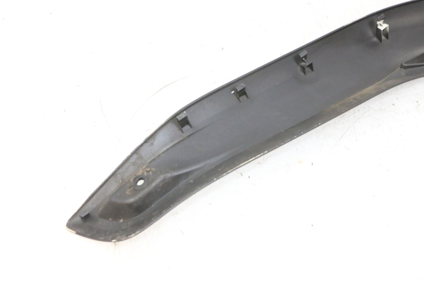 photo de GIUNZIONE PEDANA DESTRA YAMAHA X-MAX XMAX 125 (2010 - 2013) - Zoom sullo stato d'uso