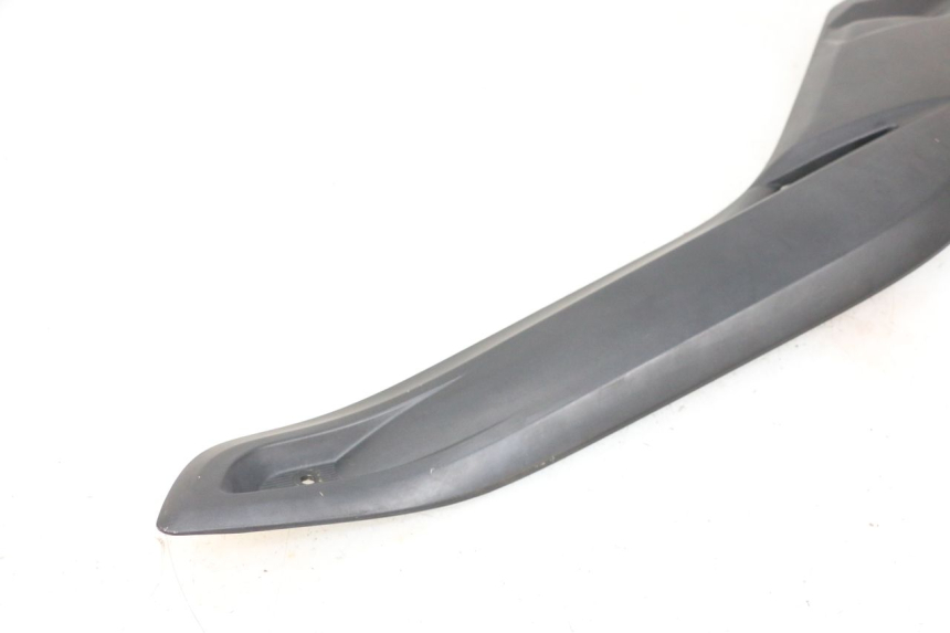 photo de GIUNZIONE PEDANA DESTRA YAMAHA X-MAX XMAX 125 (2010 - 2013) - Stato della superficie e materiale