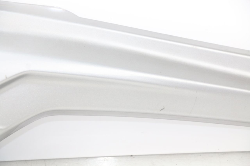 photo de GIUNZIONE PEDANA DESTRA TGB X-MOTION XMOTION 125 (2008 - 2014) - Stato della superficie e materiale