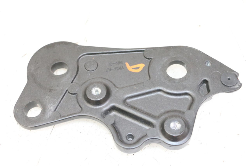 photo de CARENA PEDANA CONGIUNZIONE DESTRA YAMAHA TRACER 7 700 (2020 - 2024) - Zoom sullo stato d'uso