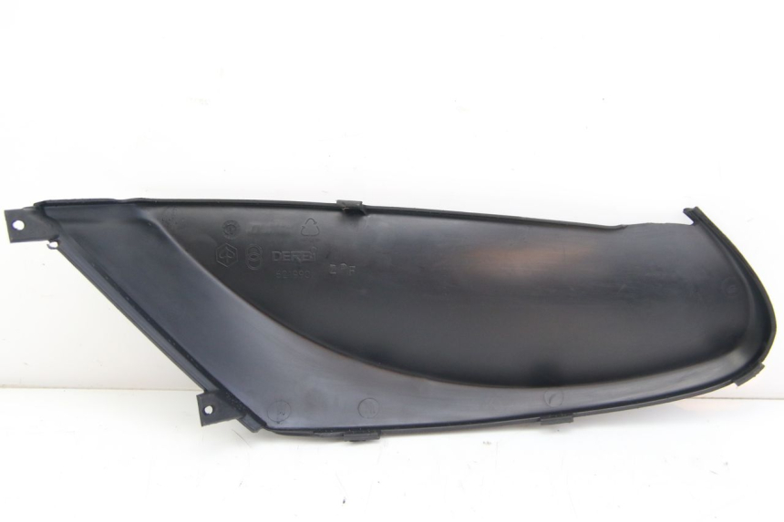 photo de GIUNZIONE PEDANA SINISTRA DERBI BOULEVARD 50 (2009 - 2006) - Dettagli dei punti di fissaggio