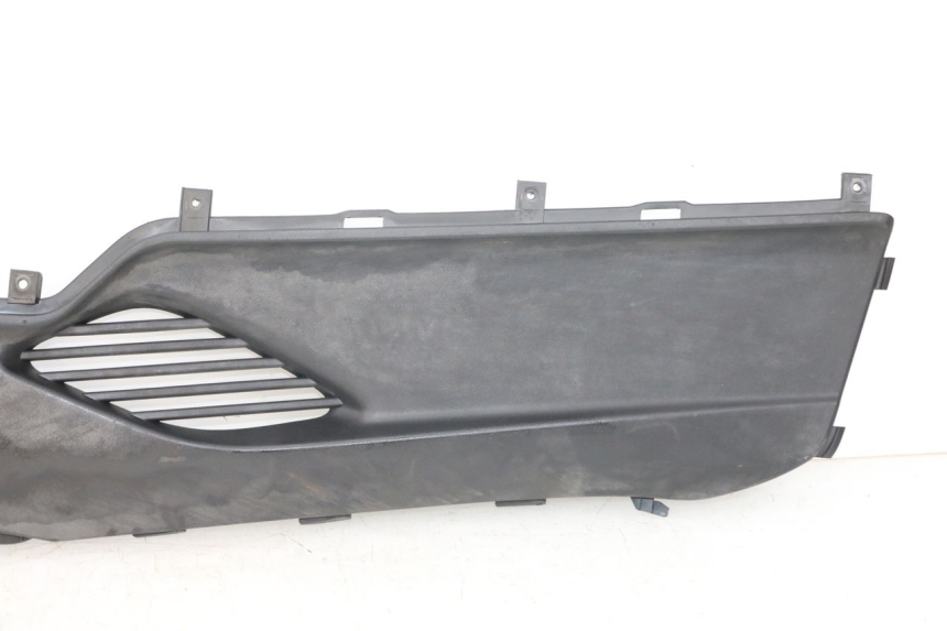 photo de CARENA PEDANA CONGIUNZIONE SINISTRA KYMCO DINK STREET ABS 125 (2011 - 2018) - Altra angolazione