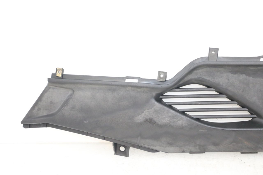 photo de CARENA PEDANA CONGIUNZIONE SINISTRA KYMCO DINK STREET ABS 125 (2011 - 2018) - Primo piano tecnico